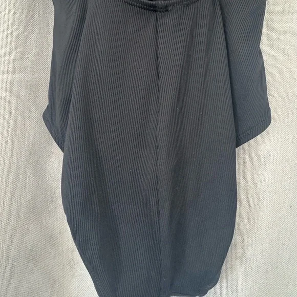 Robin Piccone AMY RAGLAN ONE PIECE - Picture 7 of 9